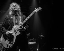 Y&T-11/10/2025