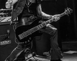 Y&T-11/10/2025