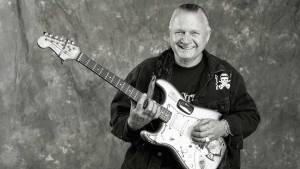 Décès de Dick Dale, pionnier de la surf music