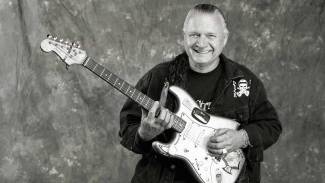 Décès de Dick Dale, pionnier de la surf music