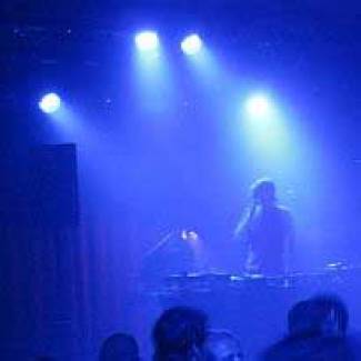 Motor City Drum Ensemble – Mercedes in plaats van GM