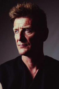 "Toujours à rêver" : plongée dans les détails ciselés du nouveau single d'Ozark Henry
