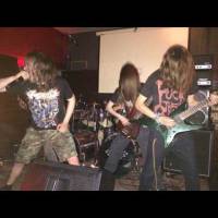 Carrion - Met snoeiharde metal op café
