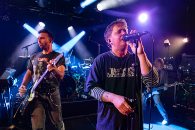 Nothing But Thieves – 3 shows, 3 countries, 1 day – showcase ‘Stray dogs’ – Veelbelovend, om naar uit te kijken op de grote podia en festivals!
