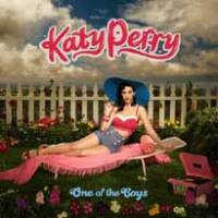 Après avoir embrassé une fille, Katy Perry se choisit un garçon…