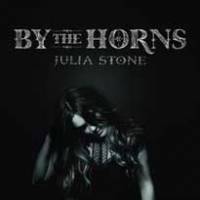 Julia Stone revient en solitaire…