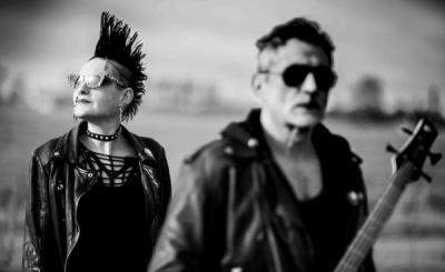 N.E.L. &amp; J.P – Poëtisch met een lach en een traan