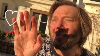 Hard Working Boss souffre de monophobie…