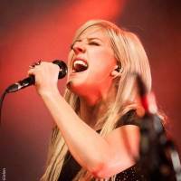 Ellie Goulding – Fantastische en energieke performance