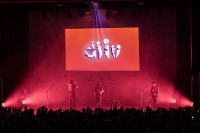 DIIV - Contrastrijk: tussen boeiend en afleidend