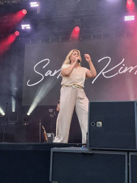Sandra Kim bewijst op de Fonnefeesten veel meer te zijn dan een one-hitwonder
