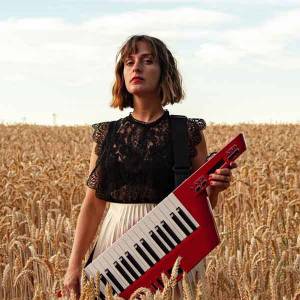 Elia Rose rassemble 25 musiciens sur un titre inédit !