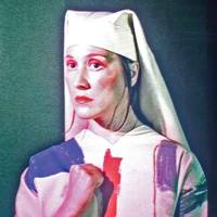 Cate Le Bon sur un volcan !