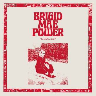 Brigid Mae Power sort la tête de l’eau, mais ne perd pas espoir…
