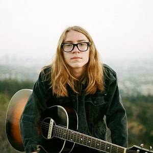Sammy Brue - I'm looking to search the world on a bus all while playing sold out concerts the whole way