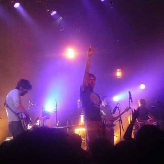 !!! - Stomend feestje liet ons eerder koud