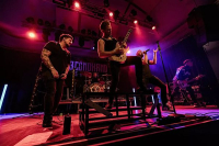 Secondhand Saints – Feestelijke avond bol van uppercuts en energiebommetjes