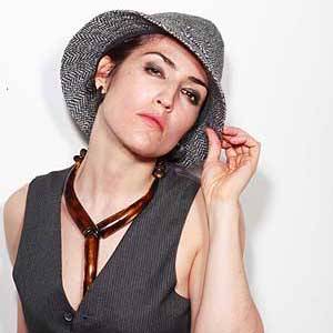 Joan As Police Woman siffle le numéro trois…