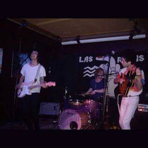 Las Rosas - Geen gezever, verrassend sterke songs