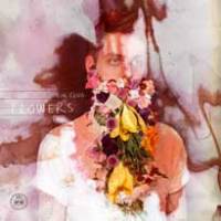 Des fleurs pour Sin Fang…