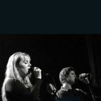 Campbell &amp; Lanegan vermomd als Schotse nachtegaal en Amerikaanse brombeer