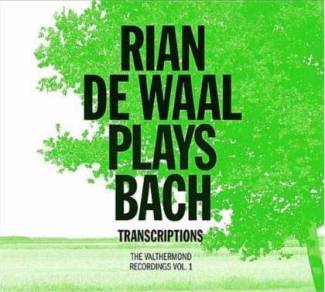 Rian De Waal plays Bach