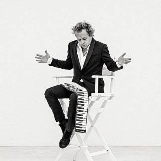 François De Meyer - Mensen bij wie - bij wijze van spreken - een hoek af is , intrigeren me het meest  en zijn voor de uitwerking van mijn projecten dan ook een ware inspiratiebron