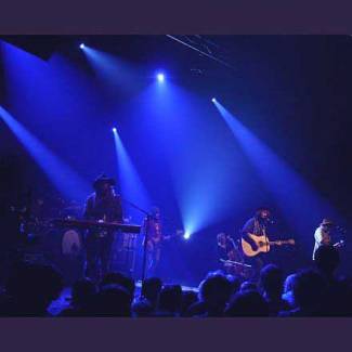 Angus Stone – Helderblauwe hemel met schaapjeswolken