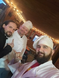 A La Carte - Smoked meats and blast beats are not a bad combo