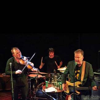 Tom Robinson &amp; Band - Terugkeer van punkrock veteraan in twee tijden