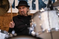 Carnet noir : l’ex drummer de Yes, Alan White, est décédé…