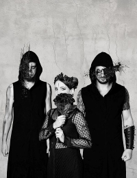 Splendidula - Het idee om de release show in een kerk te doen is ontstaan als ‘afscheids ritueel’, in navolging van de thema’s van de plaat