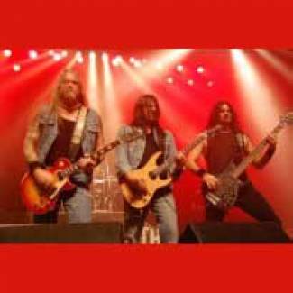Saxon en Iced Earth sturen fans op tijd naar bed!