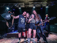 Underwaves – Wie ons echt wil ontdekken, moet naar een van onze shows komen