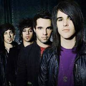 LoveHateHero poste une nouvelle chanson sur sa page Myspace.