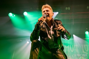 Hel(l)mut Lotti - Hel(l)mut Lotti goes metal - Het metal/rockend hart op de juiste plaats!