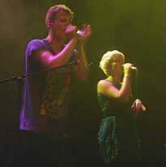 De zorgeloze pop van Alphabeat