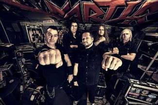 MARTYR - Dat is ook precies de bedoeling van onze albums. Niet makkelijk achteroverleunen en doorschrijven op wat we al eerder gedaan hebben, maar juist proberen te verbeteren en onszelf goed uit te dagen