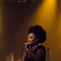 Vlammende soulpunk versus kolkende garage-rock: The Bellrays en The Fleshtones geweldig op dreef