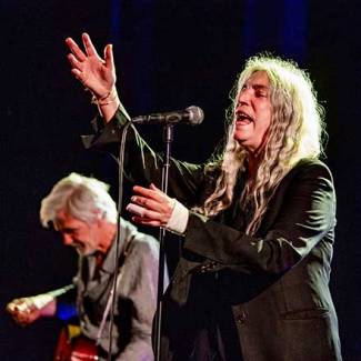 Patti Smith - God bestaat en ze heeft lang grijs haar