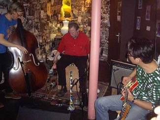 75 Dollar Bill - Op het kruispunt tussen experiment en swingende Touareg blues