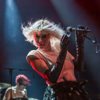 Vive La Fête - Al 25 jaar explosief in feestjes