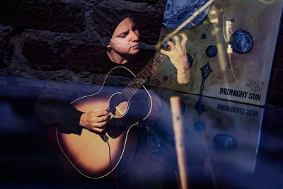 Julien Tassin  - Muziek brengt ons allemaal (!) samen, wie we ook zijn of welke taal we ook spreken. En dat is het mooie ervan, én het geeft me ook hoop voor de toekomst.