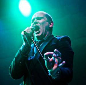 Gavin Friday - Ierse ladiesman zet Brel, Wilde en Shakespeare naar zijn hand
