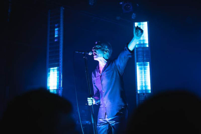 The Young Gods - The Young Gods speelden een heerlijke, eigentijdse set vol heimwee en jeugdsentiment