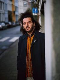 Jaouad - Jaouad Alloul - Ik wil in die tijd dat ik hier ben naar mezelf in de spiegel kunnen kijken als een tevreden mens