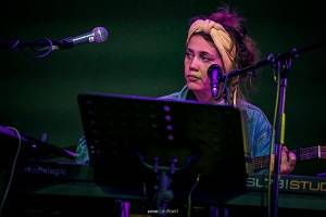 Naima Joris - Het doel is oprechte muziek. Het is geen sport. Het is geen competitie. Ik wil niet winnen tenzij winnen betekent slagen in mijn doel bereiken