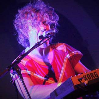 Compact Disk Dummies – Thuismatch wordt stomend dansfeestje!