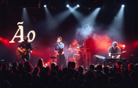 Ão (try-out) - Welkom in hun bezwerende sounds