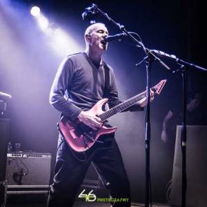 Helmet - Pokkenluid, kurkdroog en retestrak, dat kan alleen maar Helmet zijn